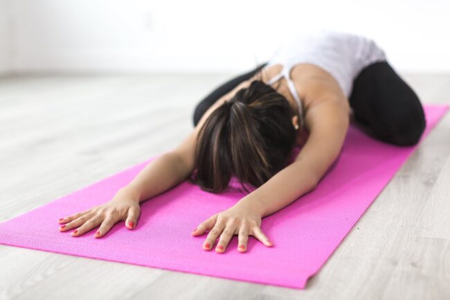 4 exercices simples de Yoga pour assouplir son corps